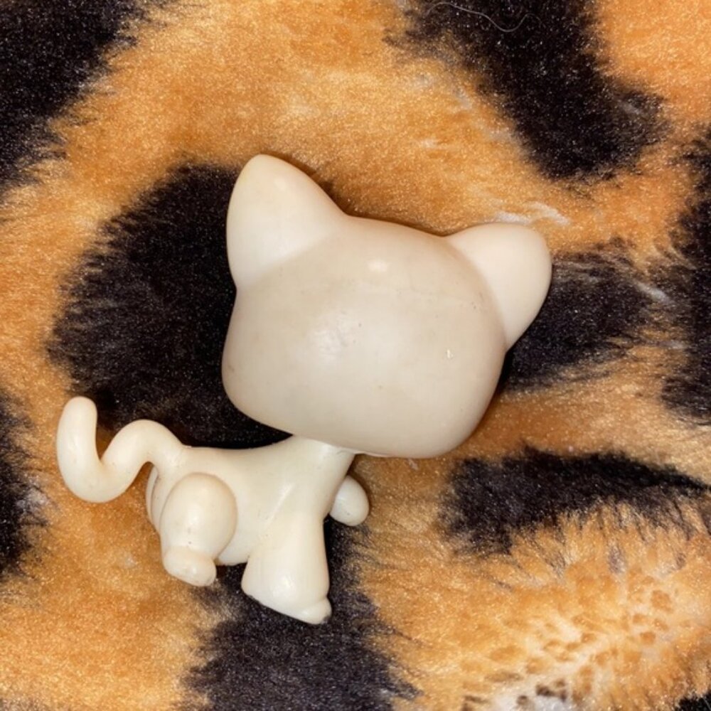 Littlest Pet Shop Cat 2004 - Picture 6 of 12